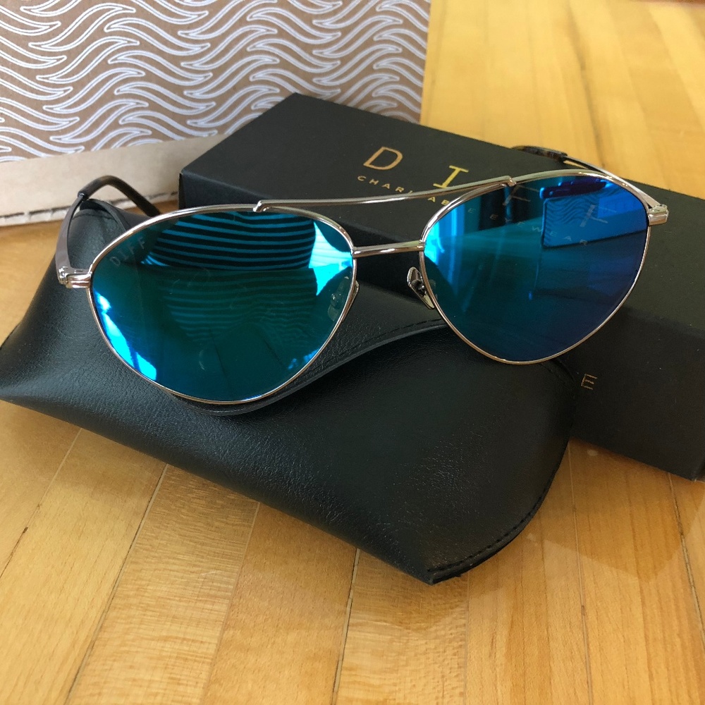 Diff sunglasses Scout Blue Mirror Aviator NEW